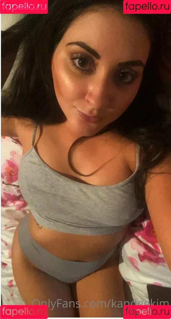 KandeeKim Onlyfans Photo Gallery 