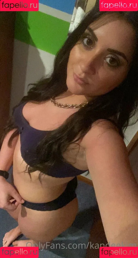 KandeeKim Onlyfans Photo Gallery 