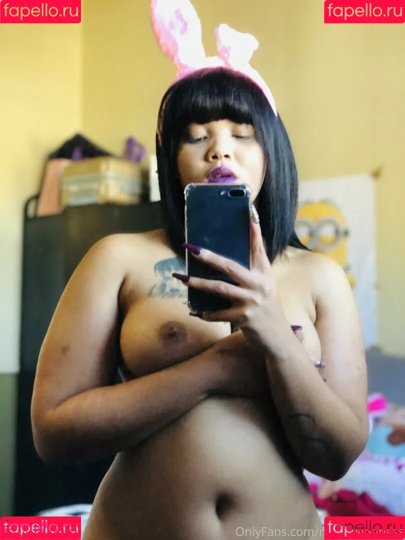 BootyMellow Onlyfans Photo Gallery 