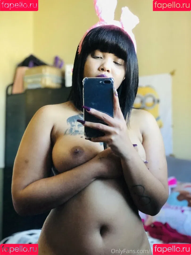 BootyMellow Onlyfans Photo Gallery 