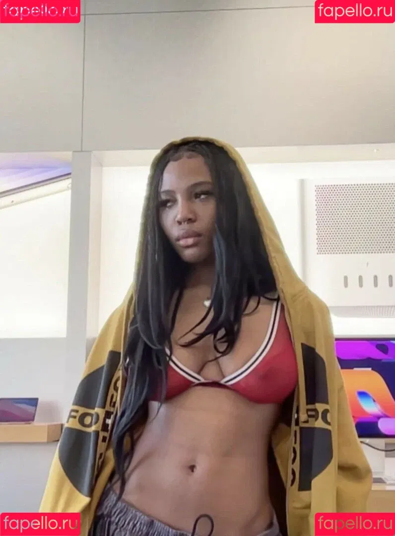 Quenlin Blackwell Onlyfans Photo Gallery 