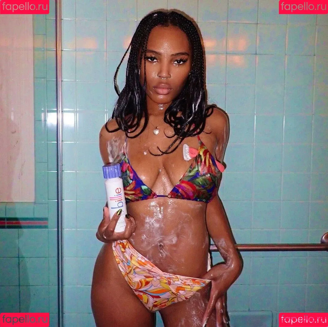 Quenlin Blackwell Onlyfans Photo Gallery 