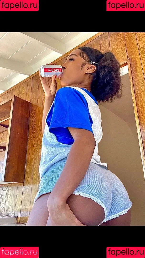 Quenlin Blackwell Onlyfans Photo Gallery 