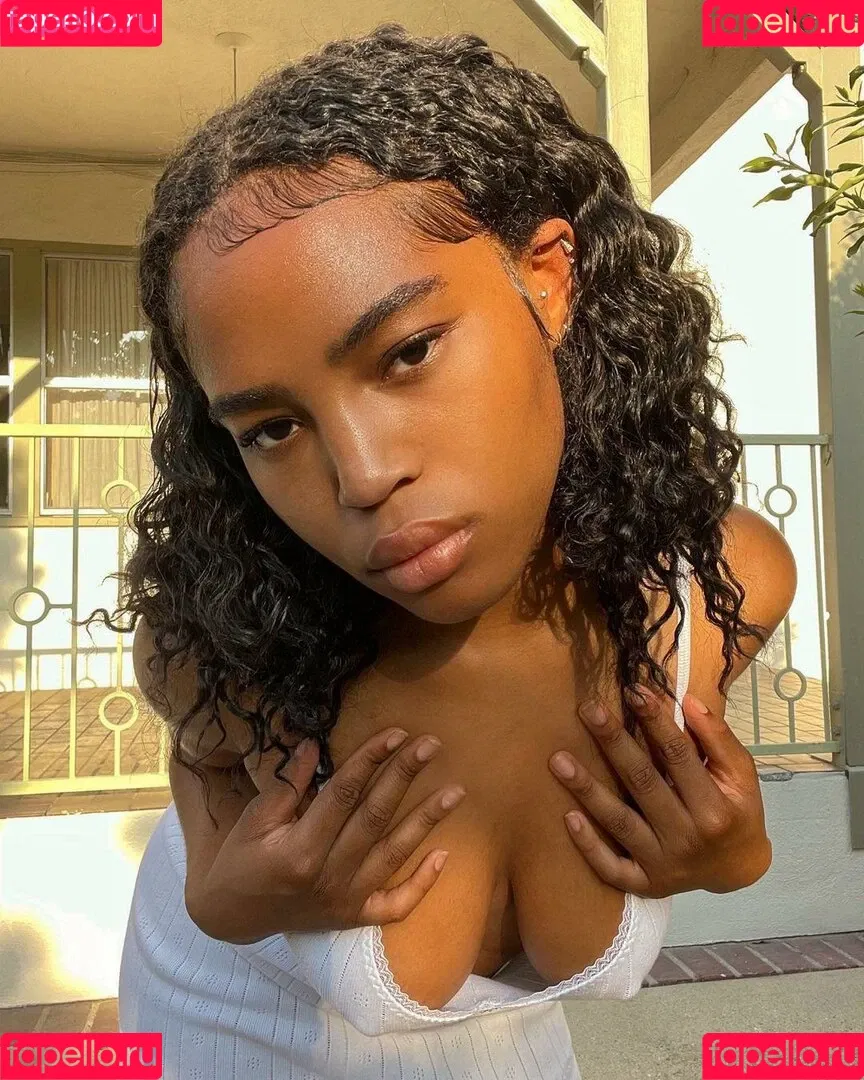Quenlin Blackwell Onlyfans Photo Gallery 
