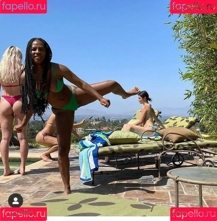 Quenlin Blackwell Onlyfans Photo Gallery 