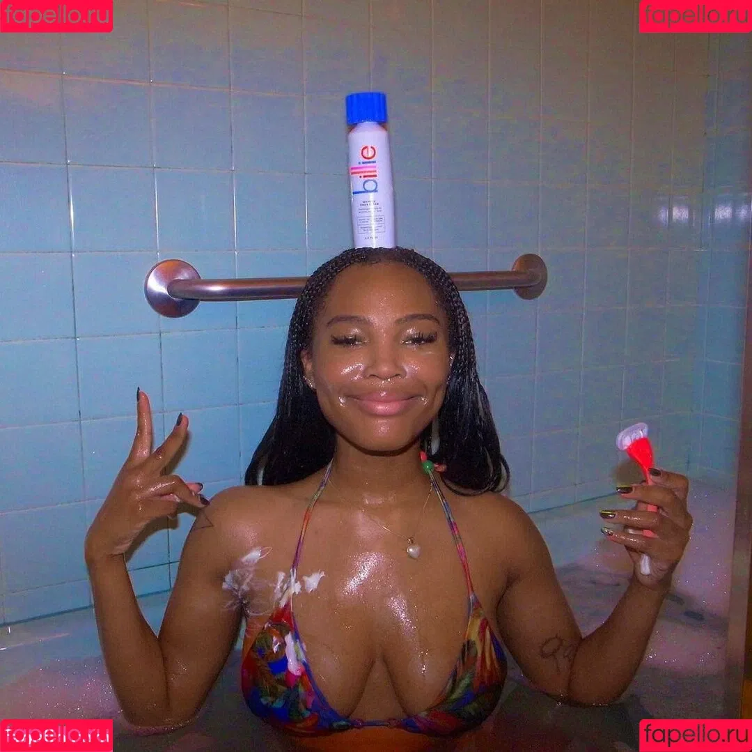 Quenlin Blackwell Onlyfans Photo Gallery 
