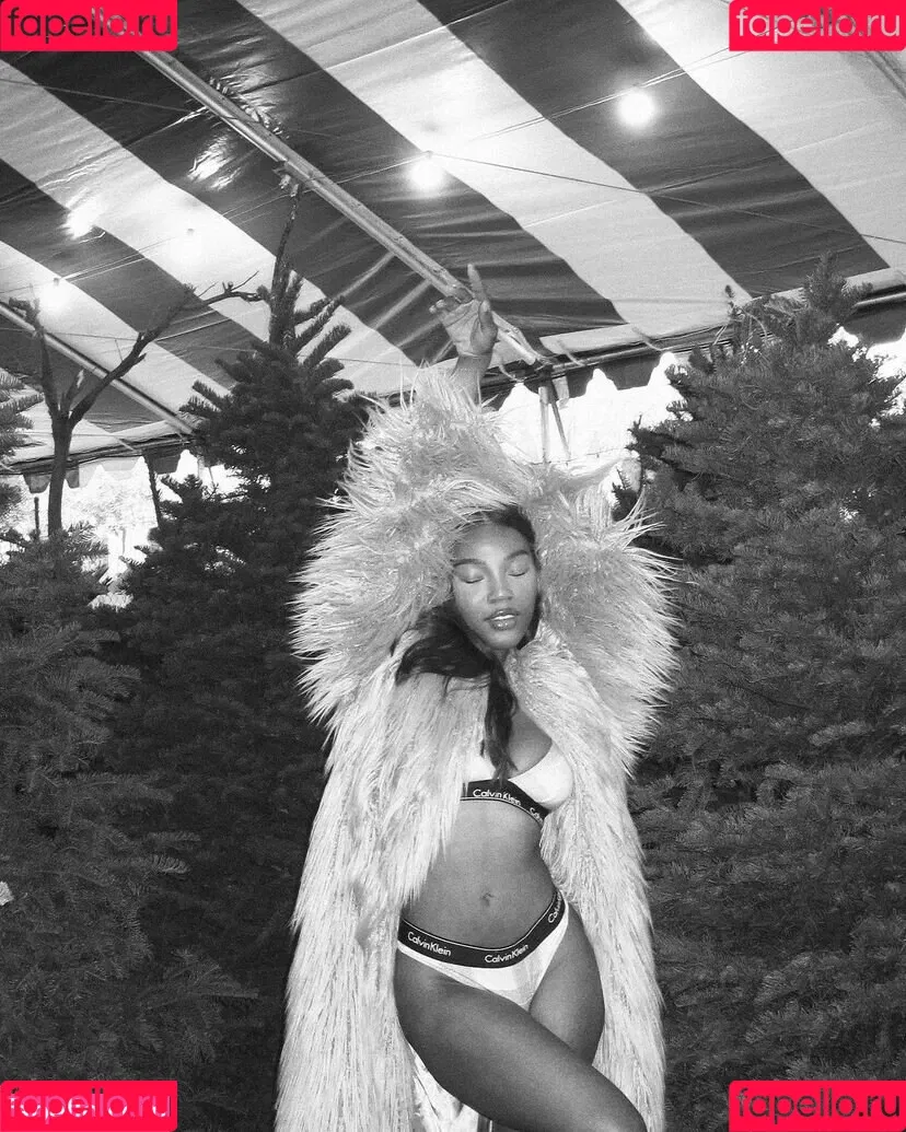 Quenlin Blackwell Onlyfans Photo Gallery 