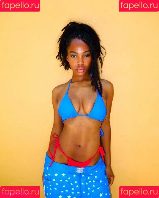Quenlin Blackwell Onlyfans Photo Gallery 