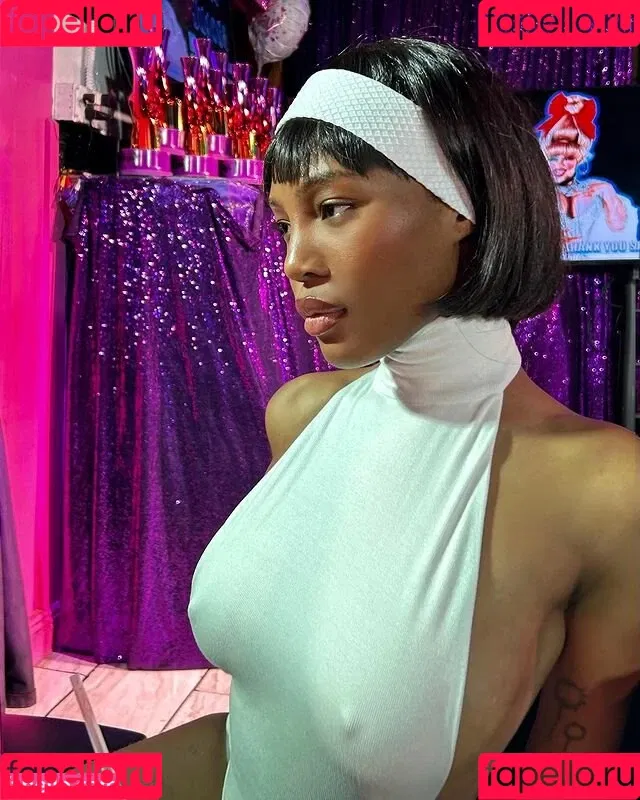 Quenlin Blackwell Onlyfans Photo Gallery 