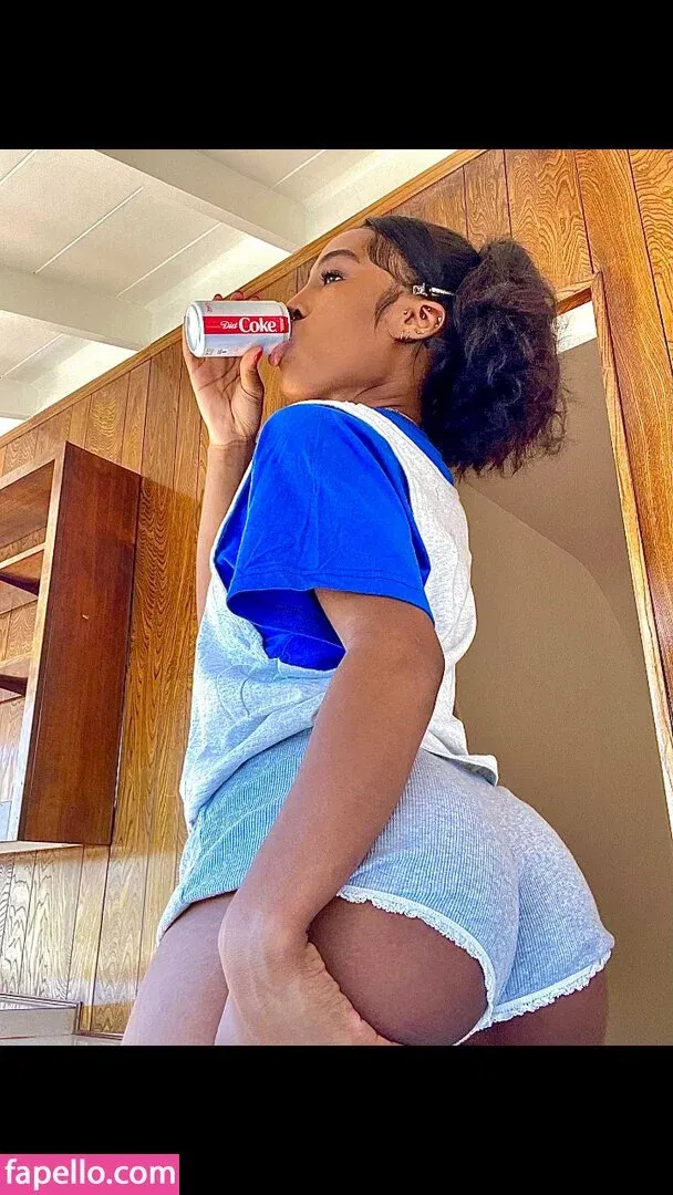 Quenlin Blackwell Onlyfans Photo Gallery 