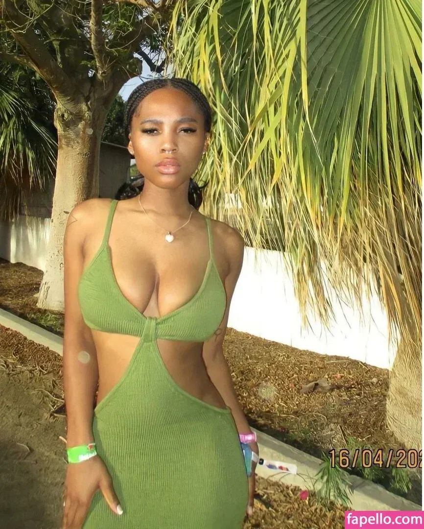 Quenlin Blackwell Onlyfans Photo Gallery 