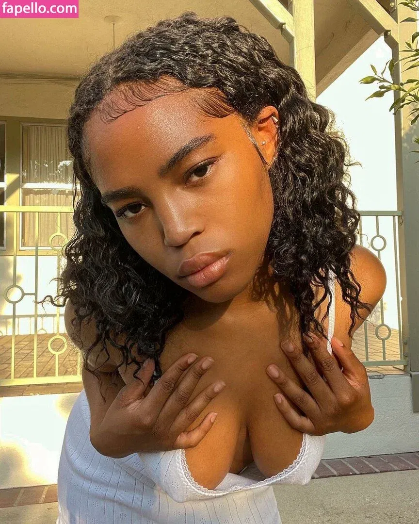 Quenlin Blackwell Onlyfans Photo Gallery 