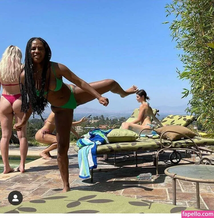 Quenlin Blackwell Onlyfans Photo Gallery 