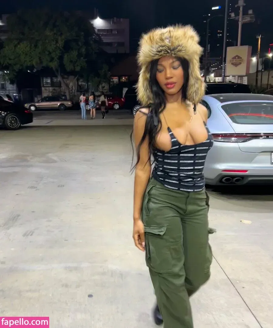 Quenlin Blackwell Onlyfans Photo Gallery 