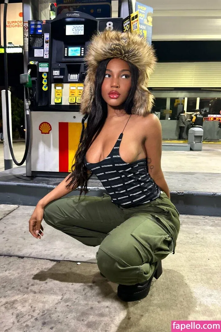 Quenlin Blackwell Onlyfans Photo Gallery 