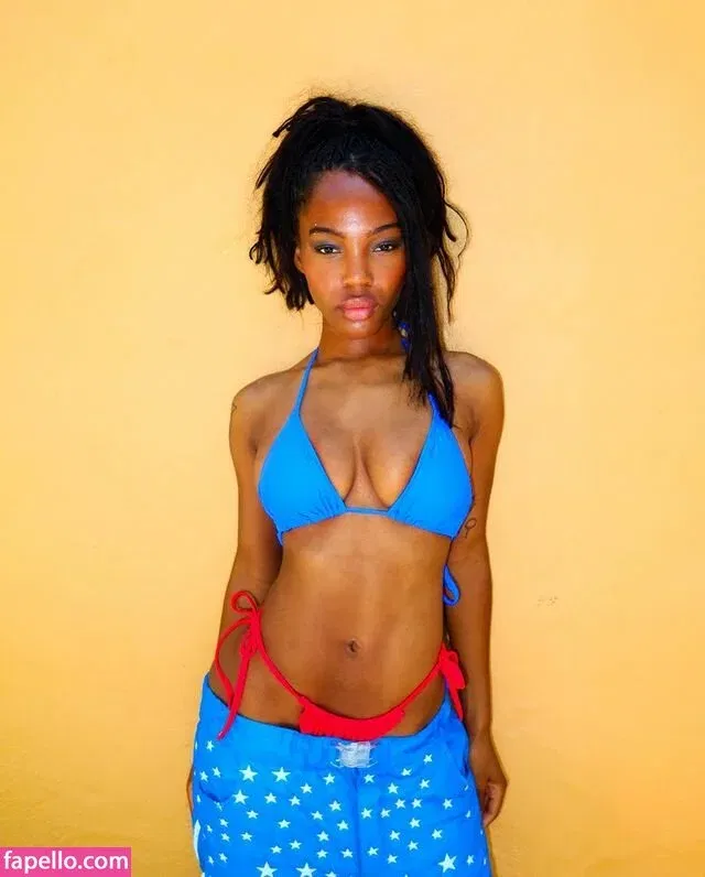 Quenlin Blackwell Onlyfans Photo Gallery 