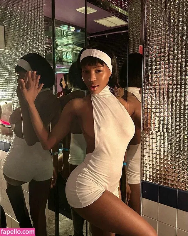 Quenlin Blackwell Onlyfans Photo Gallery 