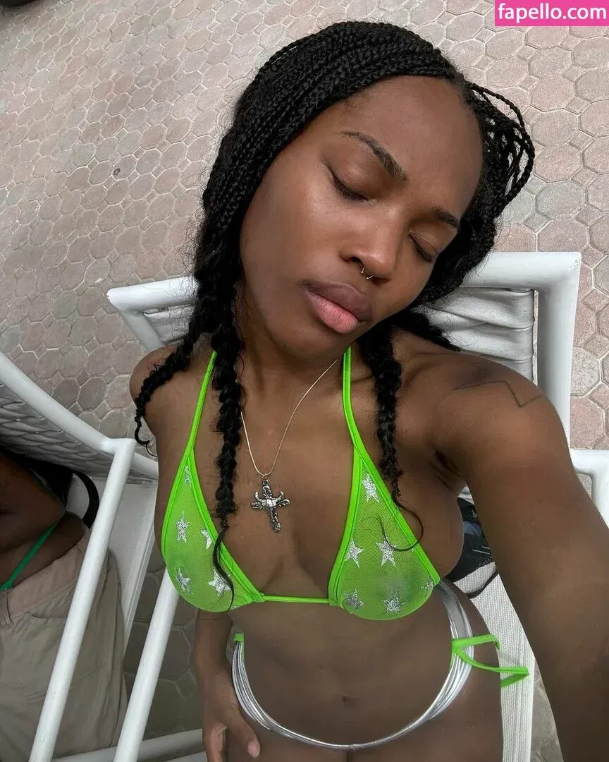 Quenlin Blackwell Onlyfans Photo Gallery 