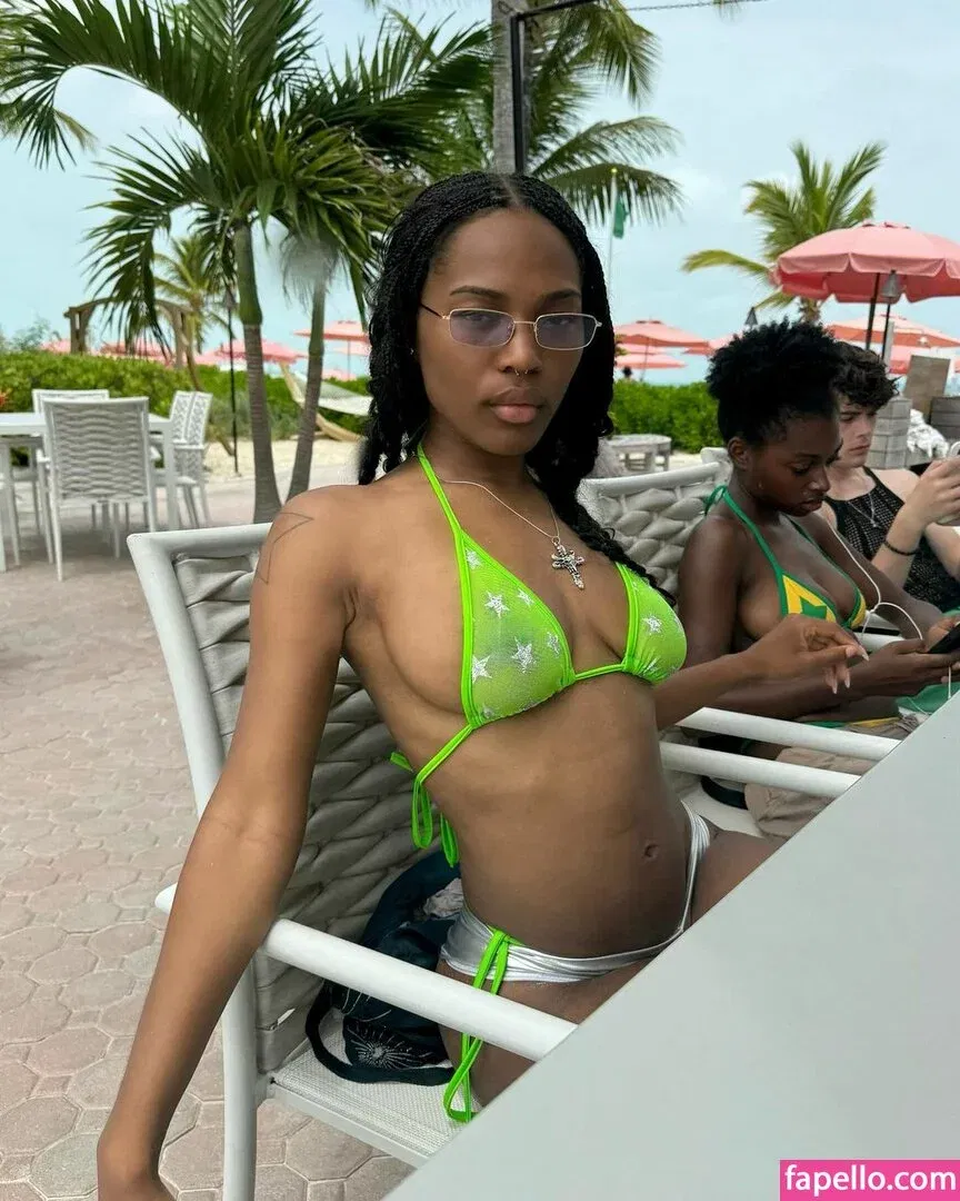 Quenlin Blackwell Onlyfans Photo Gallery 