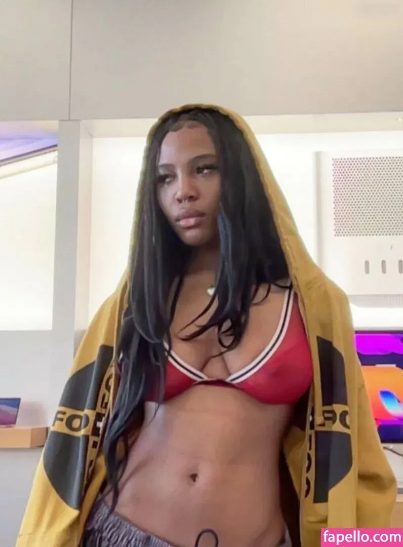 Quenlin Blackwell Onlyfans Photo Gallery 