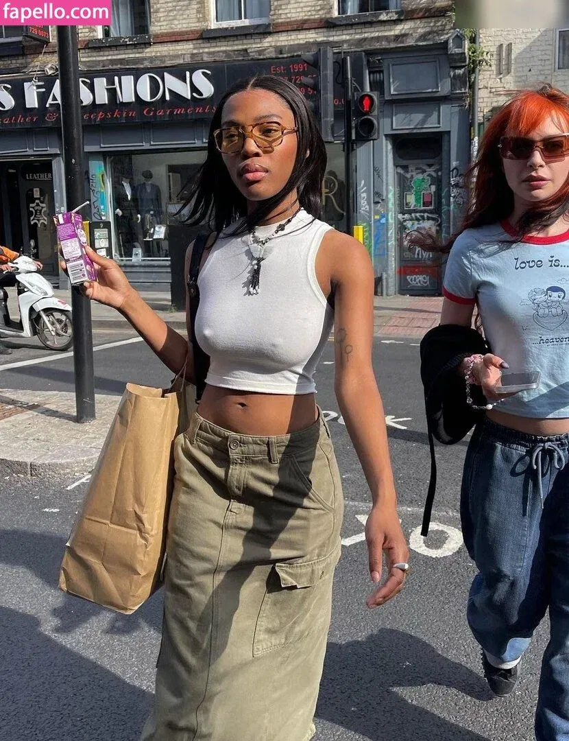 Quenlin Blackwell Onlyfans Photo Gallery 