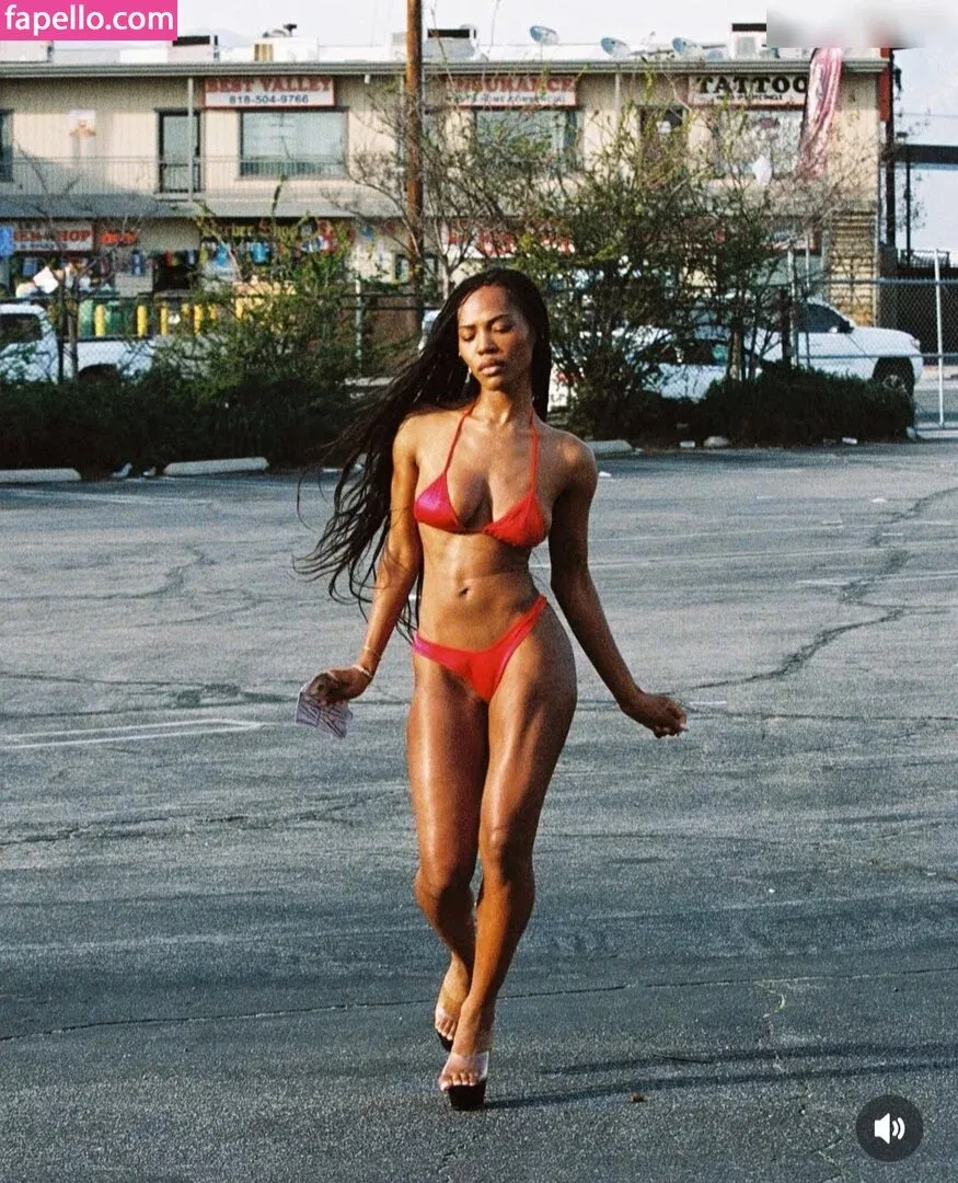 Quenlin Blackwell Onlyfans Photo Gallery 