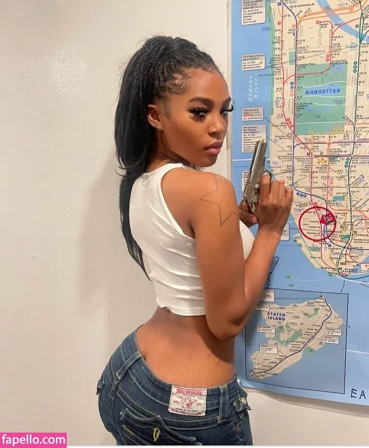 Quenlin Blackwell Onlyfans Photo Gallery 