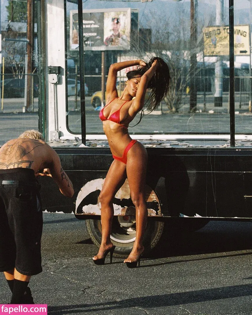 Quenlin Blackwell Onlyfans Photo Gallery 