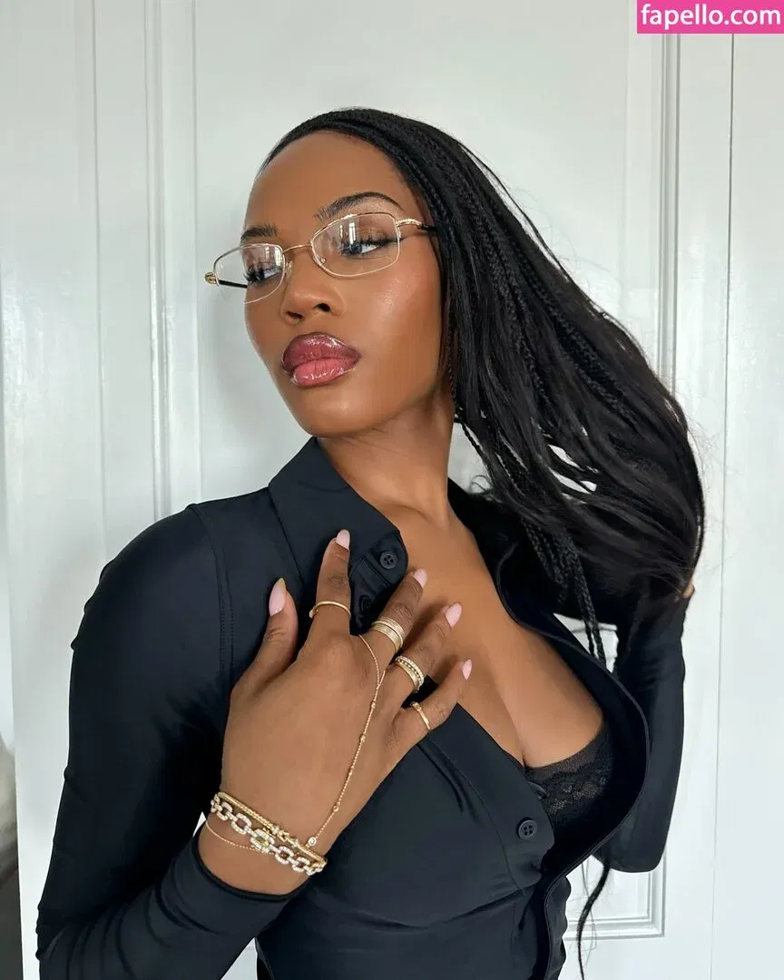 Quenlin Blackwell Onlyfans Photo Gallery 