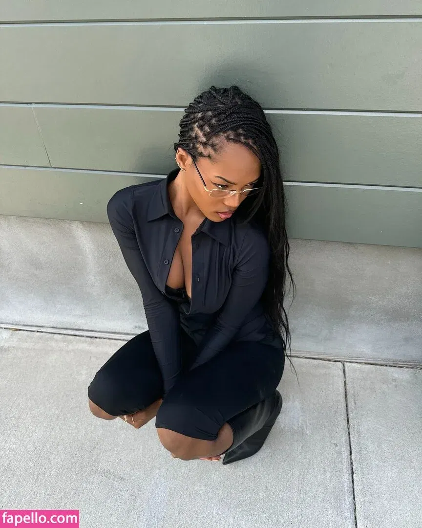 Quenlin Blackwell Onlyfans Photo Gallery 