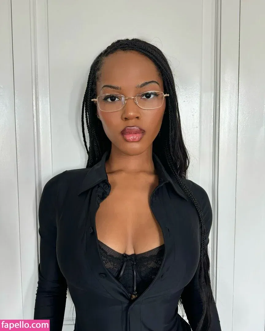 Quenlin Blackwell Onlyfans Photo Gallery 