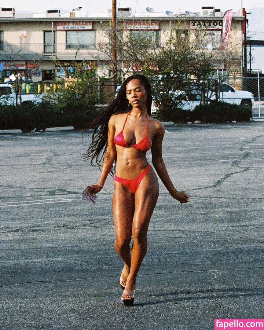 Quenlin Blackwell Onlyfans Photo Gallery 