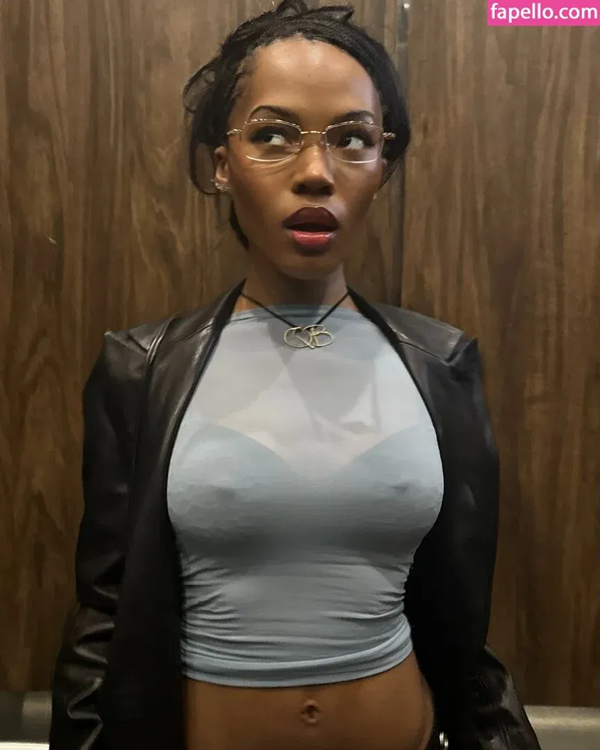 Quenlin Blackwell Onlyfans Photo Gallery 