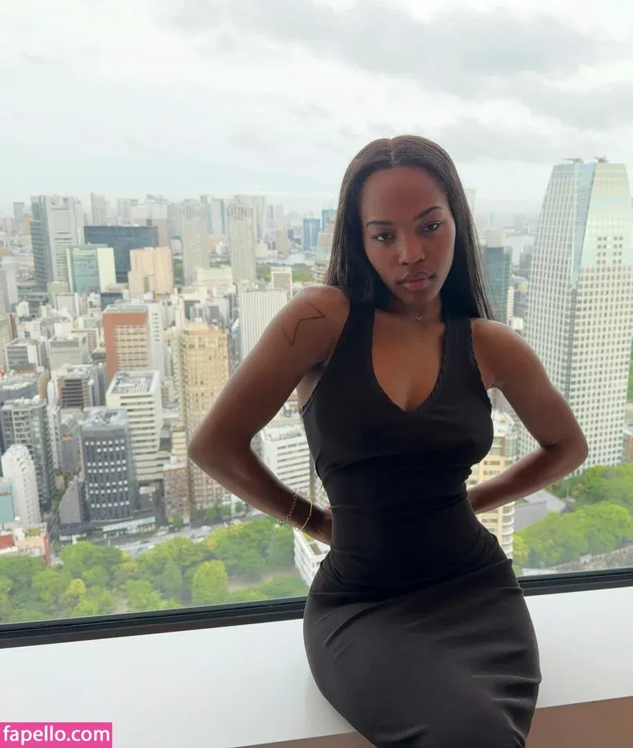 Quenlin Blackwell Onlyfans Photo Gallery 