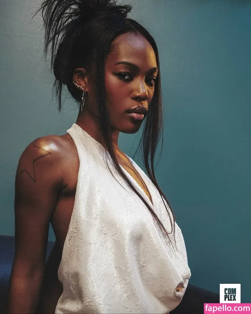 Quenlin Blackwell Onlyfans Photo Gallery 