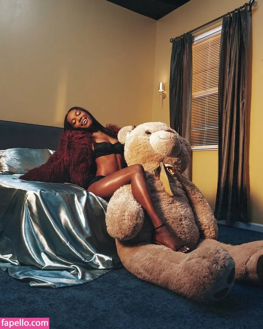 Quenlin Blackwell Onlyfans Photo Gallery 