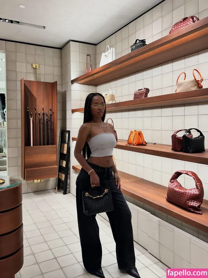 Quenlin Blackwell Onlyfans Photo Gallery 