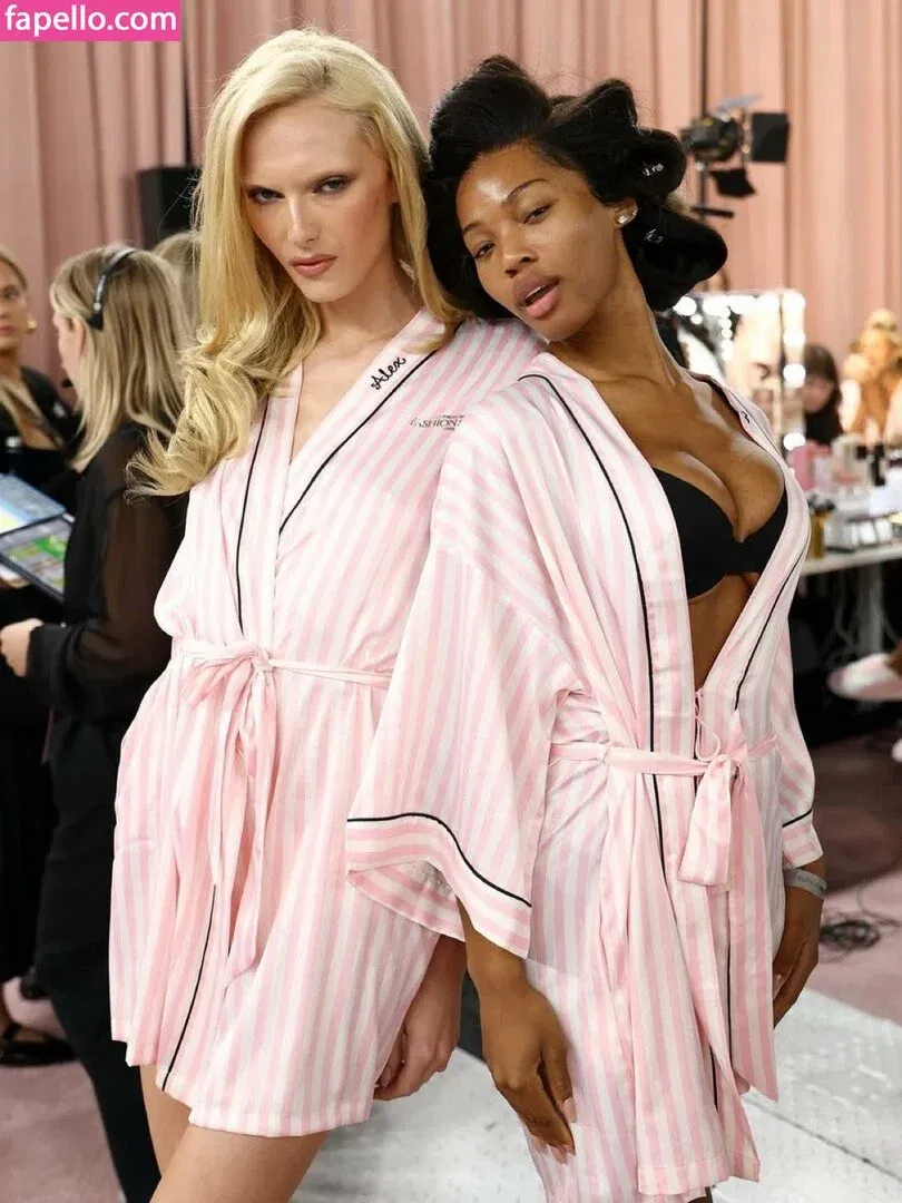 Quenlin Blackwell Onlyfans Photo Gallery 