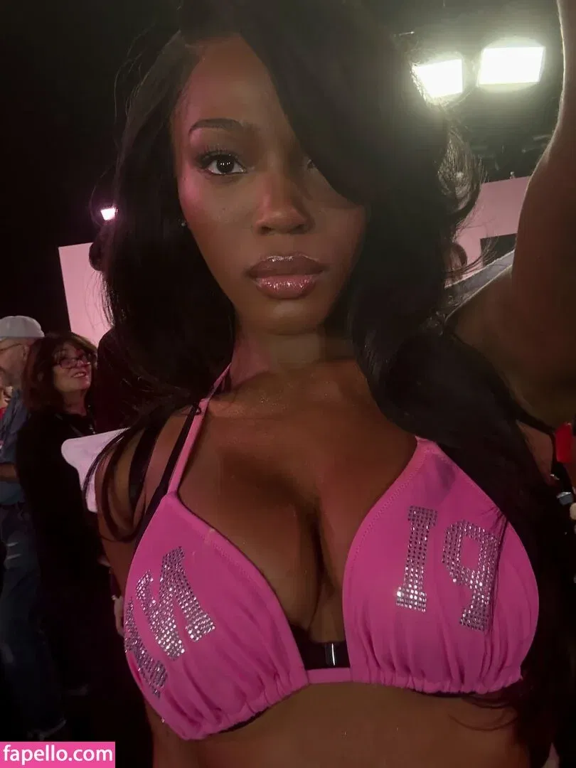 Quenlin Blackwell Onlyfans Photo Gallery 