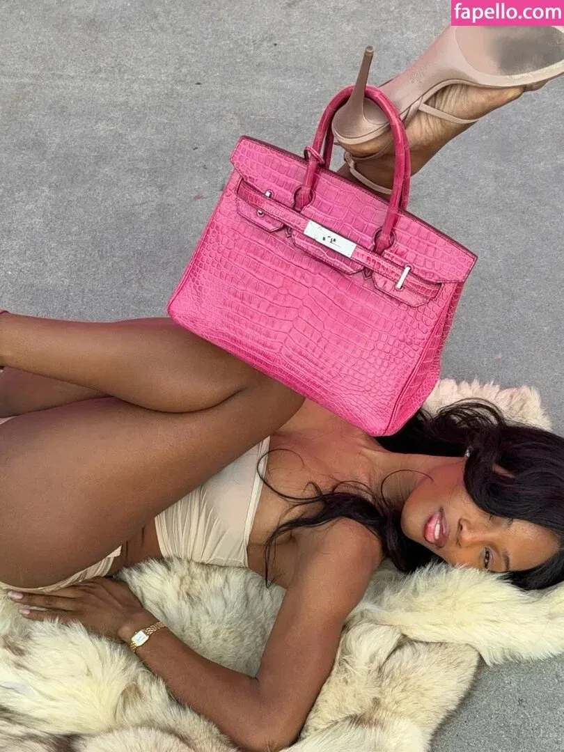 Quenlin Blackwell Onlyfans Photo Gallery 