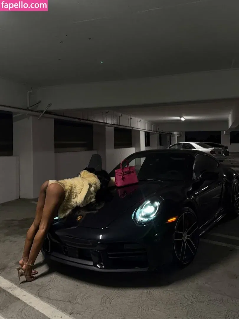 Quenlin Blackwell Onlyfans Photo Gallery 