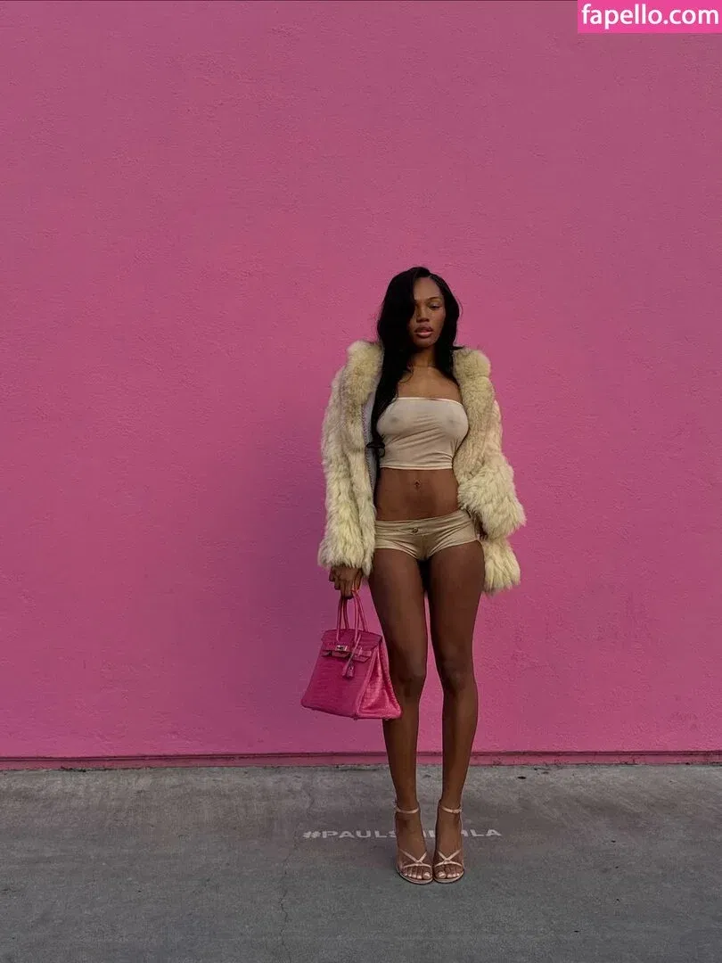 Quenlin Blackwell Onlyfans Photo Gallery 