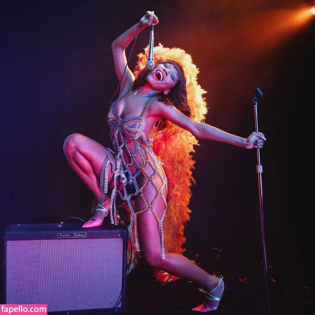 Quenlin Blackwell Onlyfans Photo Gallery 