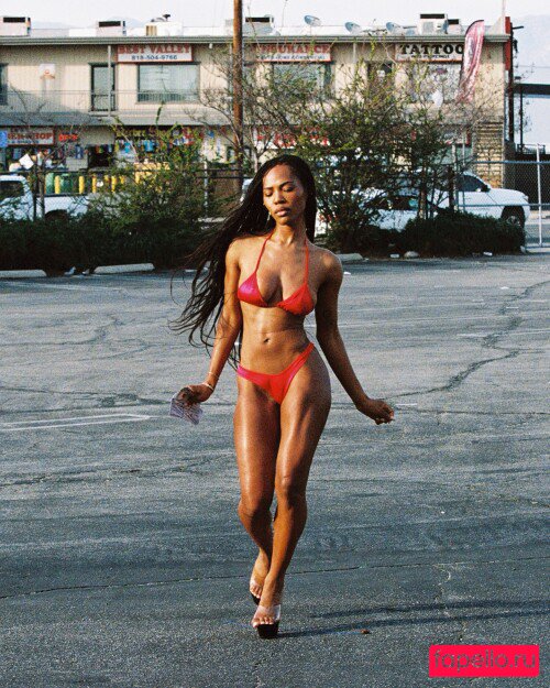 Quenlin Blackwell Nude Onlyfans Photo 21