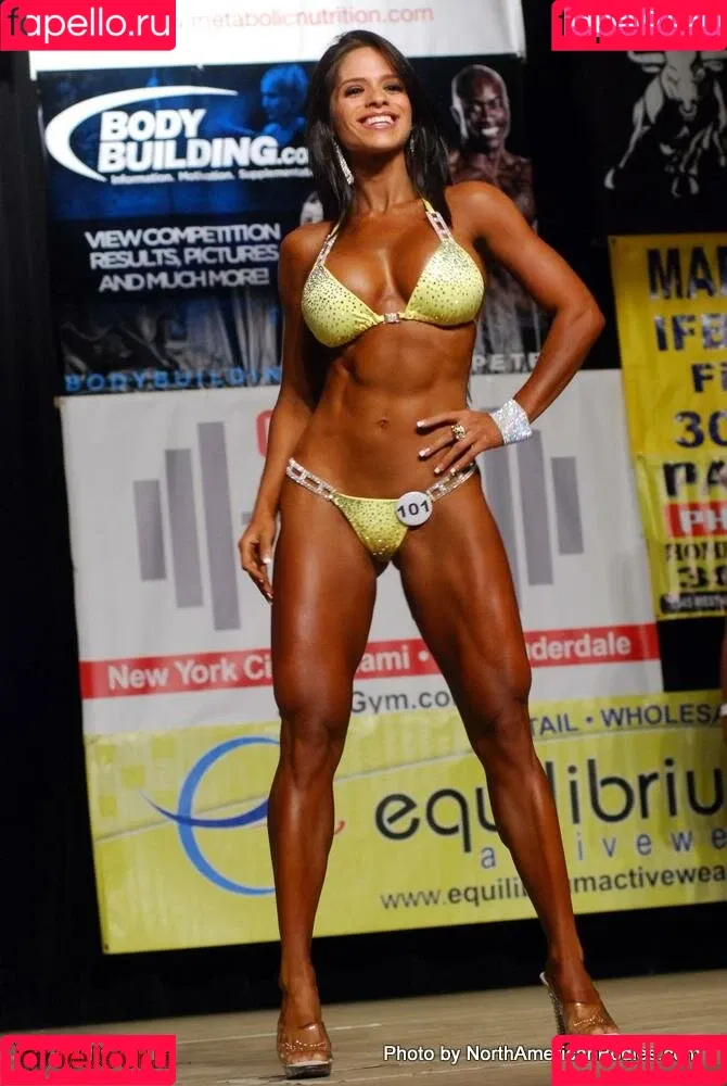 Michelle Lewin Onlyfans Photo Gallery 