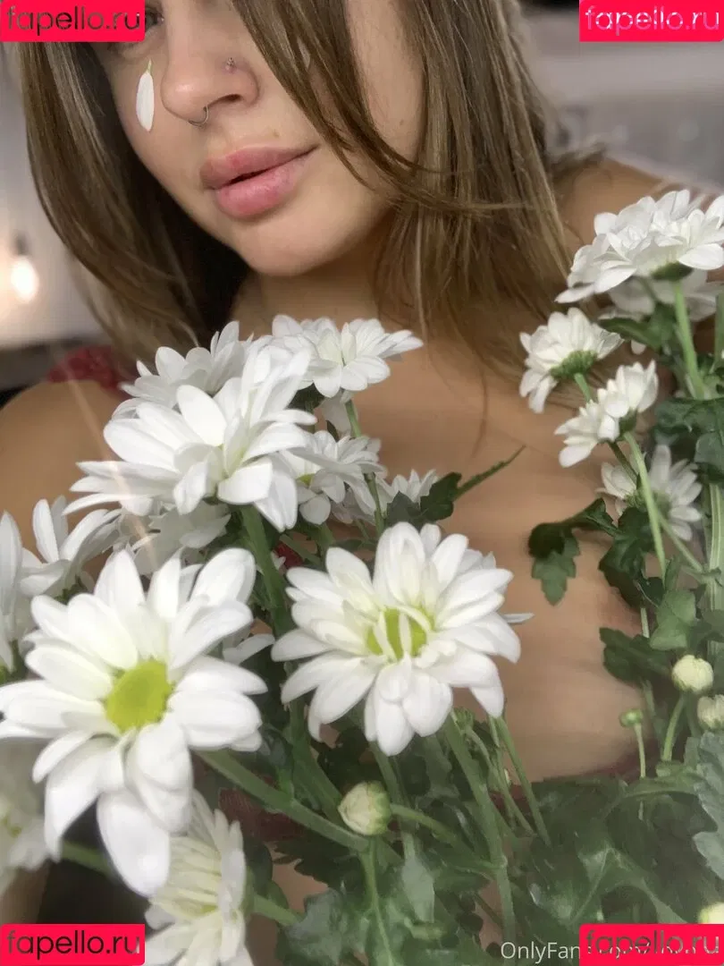 baby_yona Onlyfans Photo Gallery 