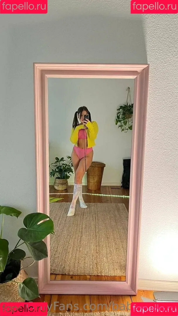 baby_yona Onlyfans Photo Gallery 