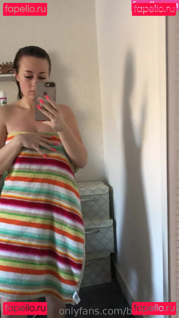 baby_yona Onlyfans Photo Gallery 