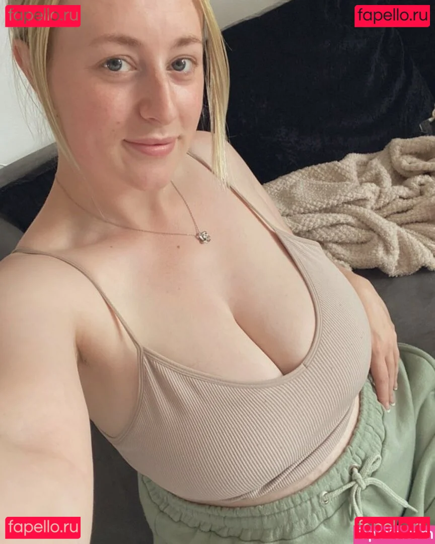 baby_yona Onlyfans Photo Gallery 