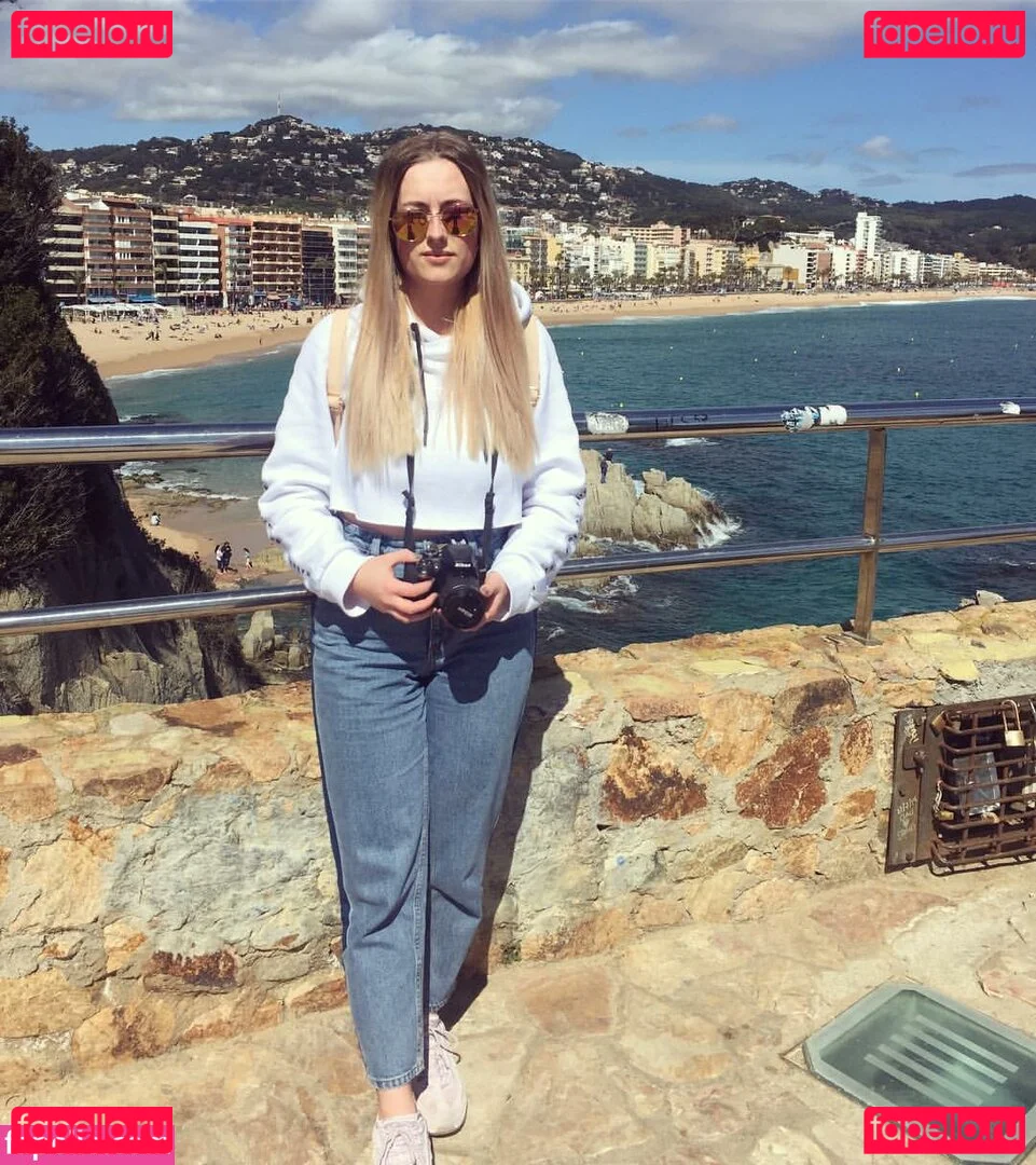 baby_yona Onlyfans Photo Gallery 